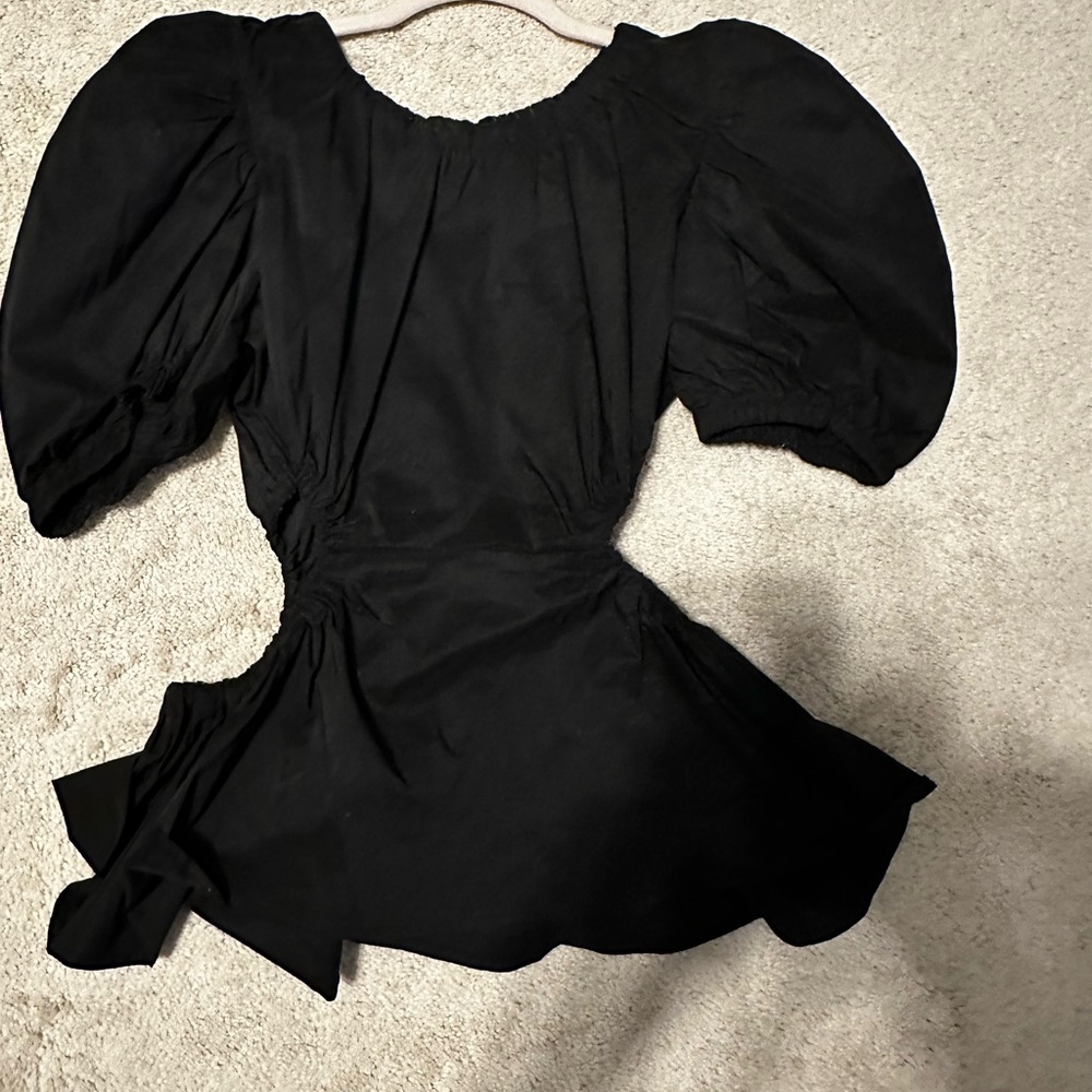 Cute cutout ASTR top